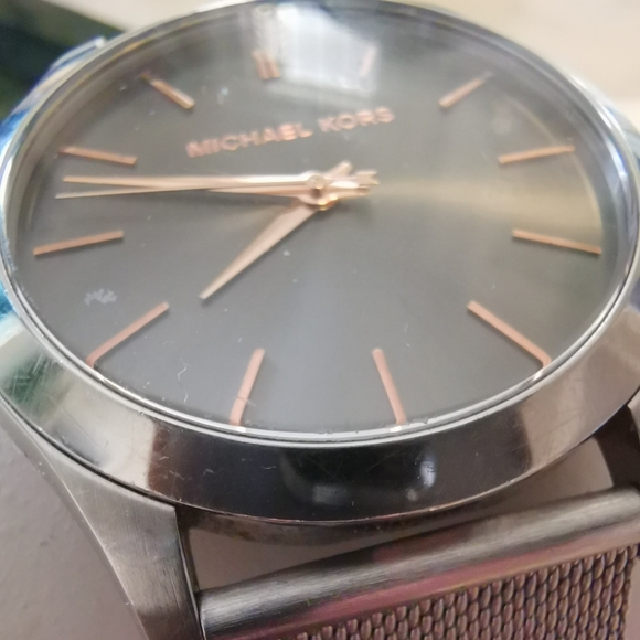 Michael Kors Slim Runway Men's Watch Silver & Gold - Picture 6 of 12